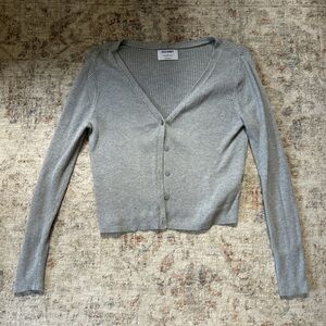 Old Navy Light Gray Ribbed V-Neck Buttoned Cardigan